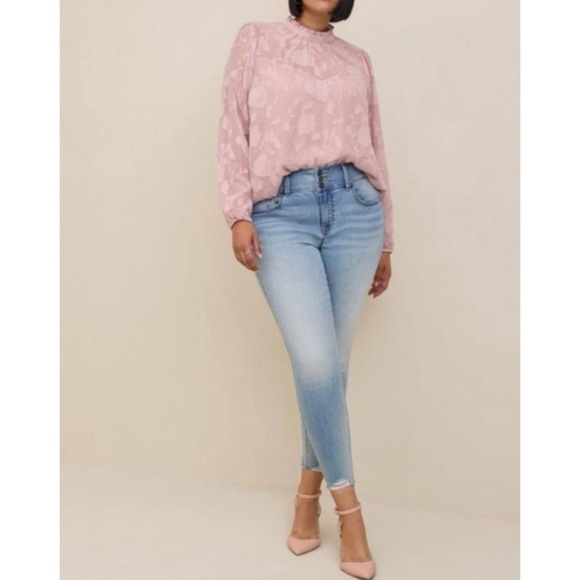 ๐ Chiffon Clip Floral Bubble Hem Blouse 2 2X 18 20 NWT Torrid New! Pink - Picture 2 of 6
